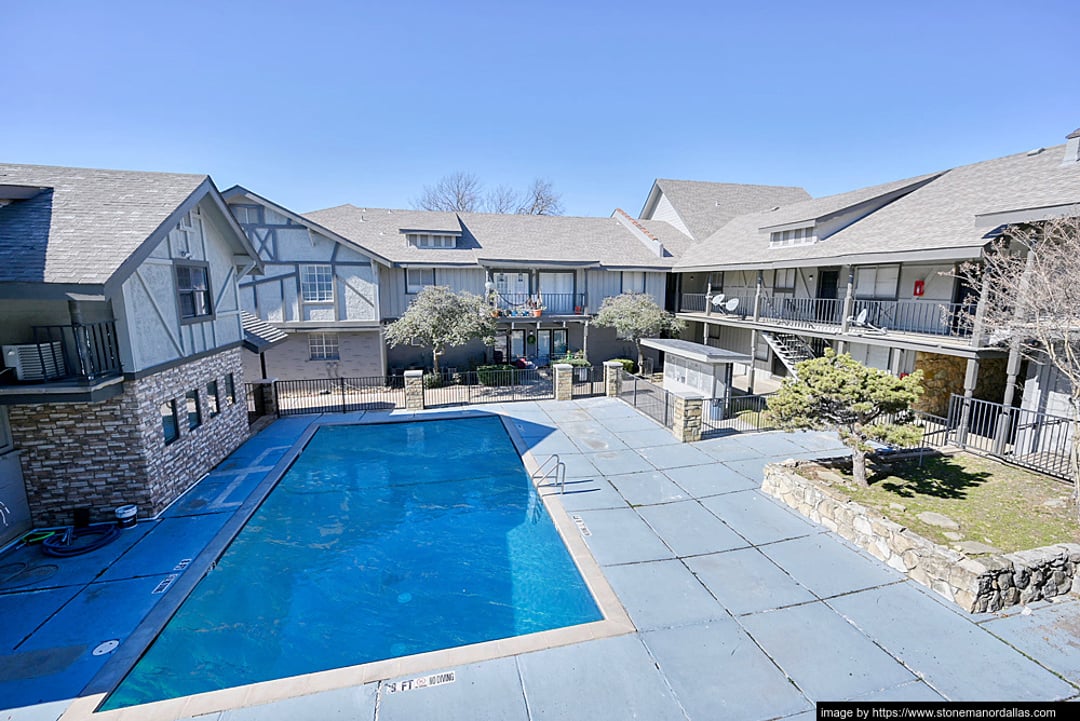 Stone Manor - 5